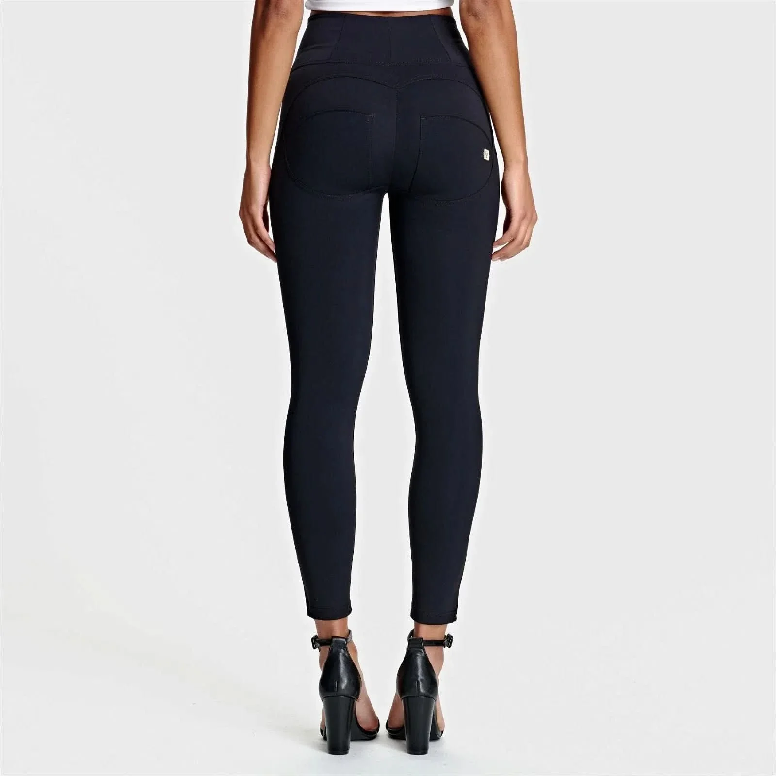 WRUP Diwo Pro - High Waisted - 7/8 Length - Black - Image 4