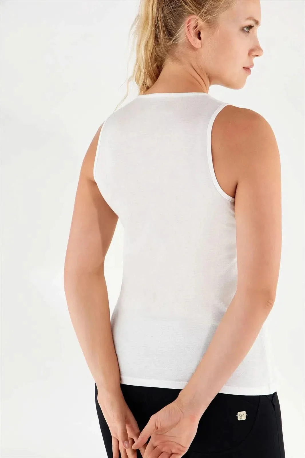 Tank top with bead details - White - Image 3