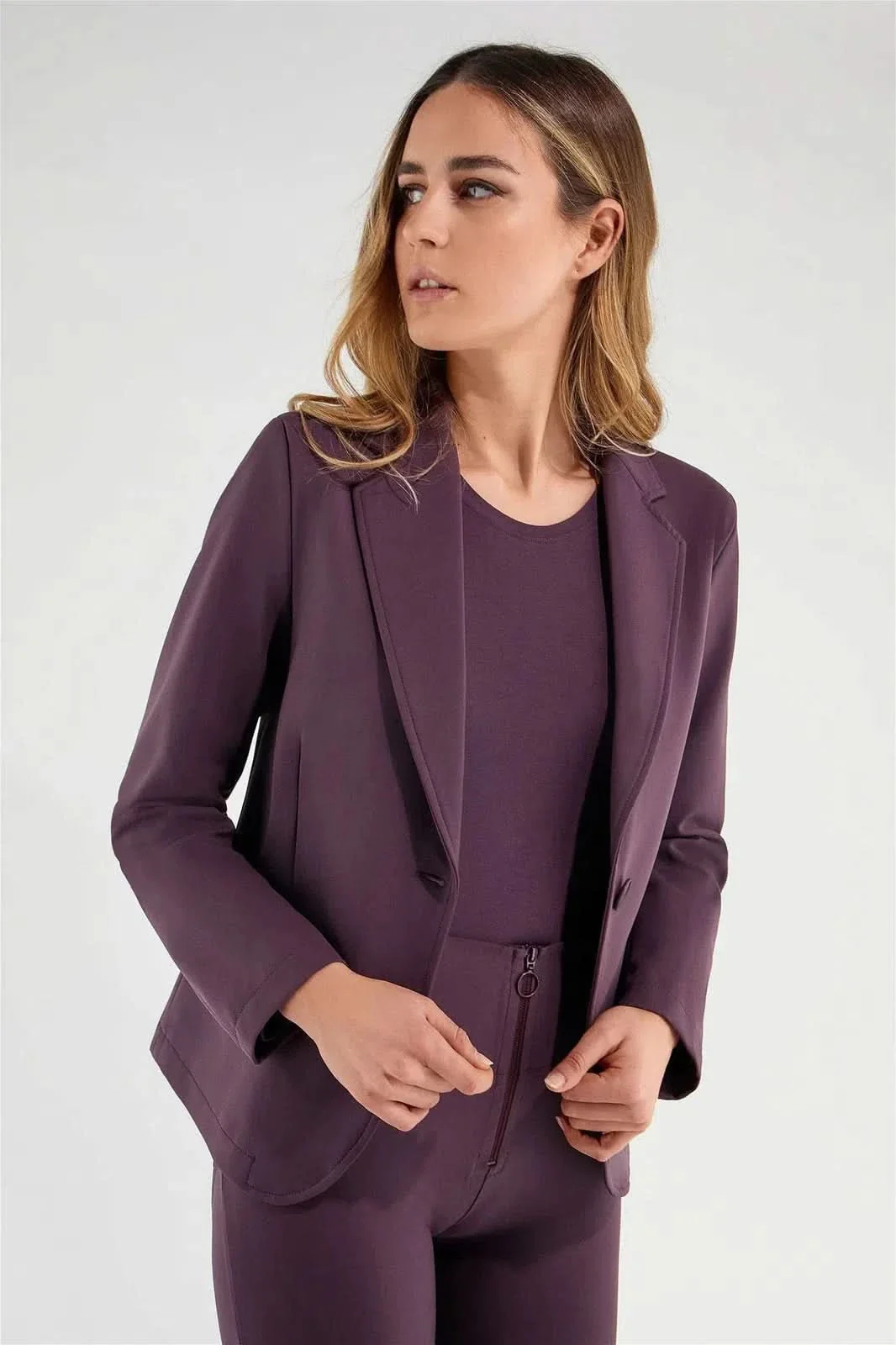 Women’s plain colour blazer - Plum