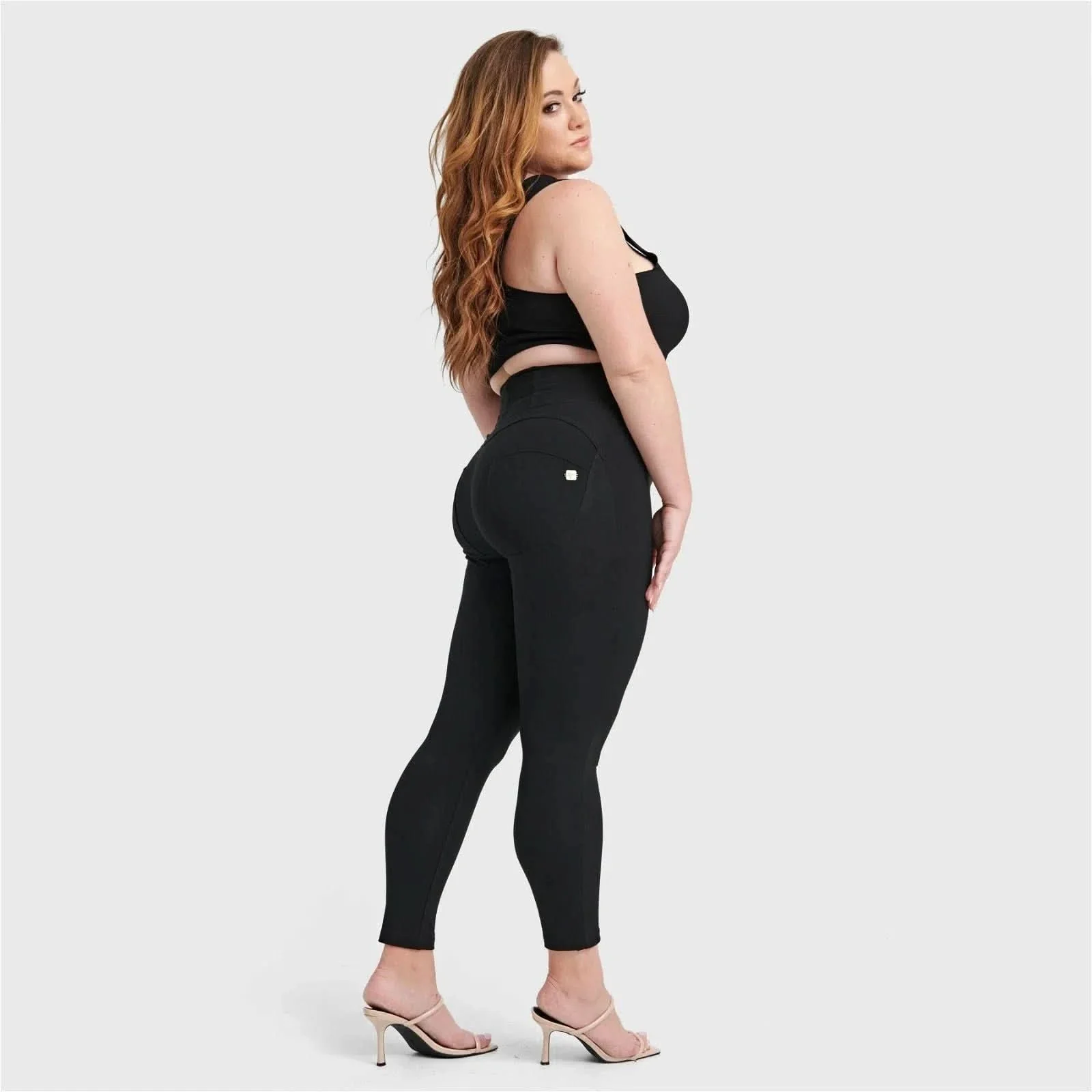WRUP Curvy Fashion - Zip High Waisted - 7/8 Length - Black - Image 4
