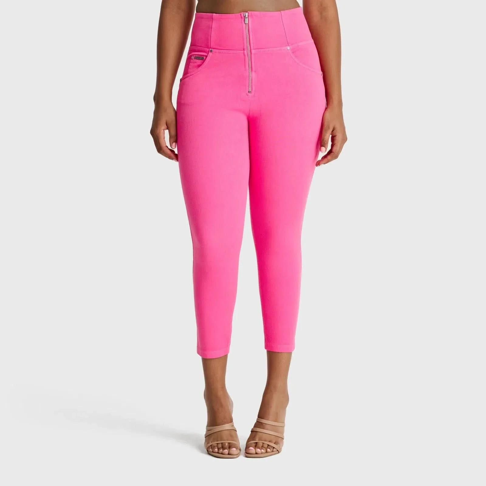 WRUP SNUG Curvy Jeans - High Waisted - 7/8 Length - Candy Pink - Image 5