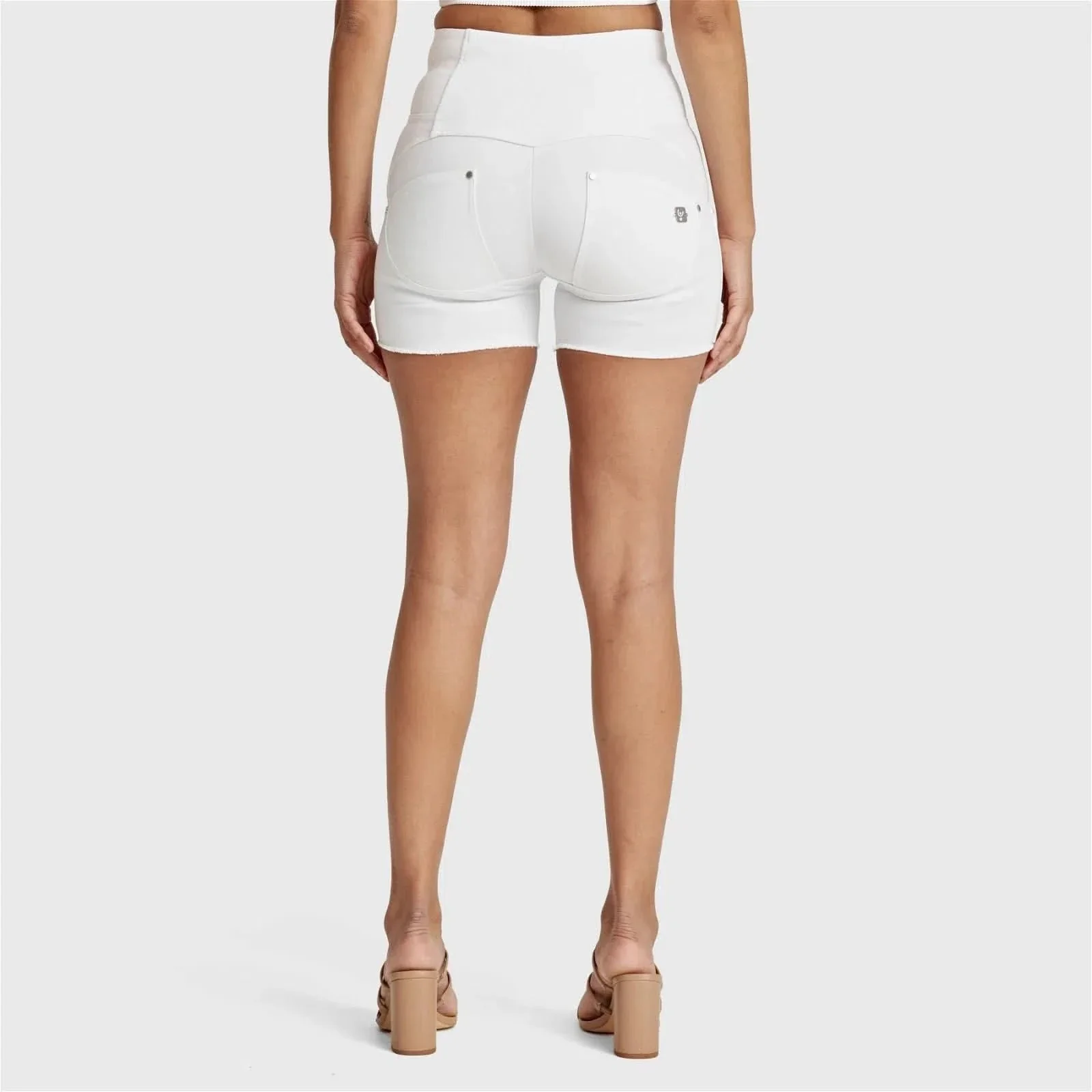 WRUP SNUG Jeans - 3 Button High Waisted - Shorts - White - Image 3