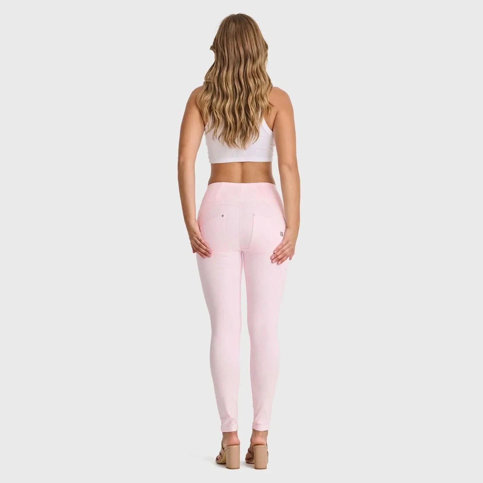 WRUP SNUG Jeans - High Waisted - 7/8 Length - Baby Pink - Image 3