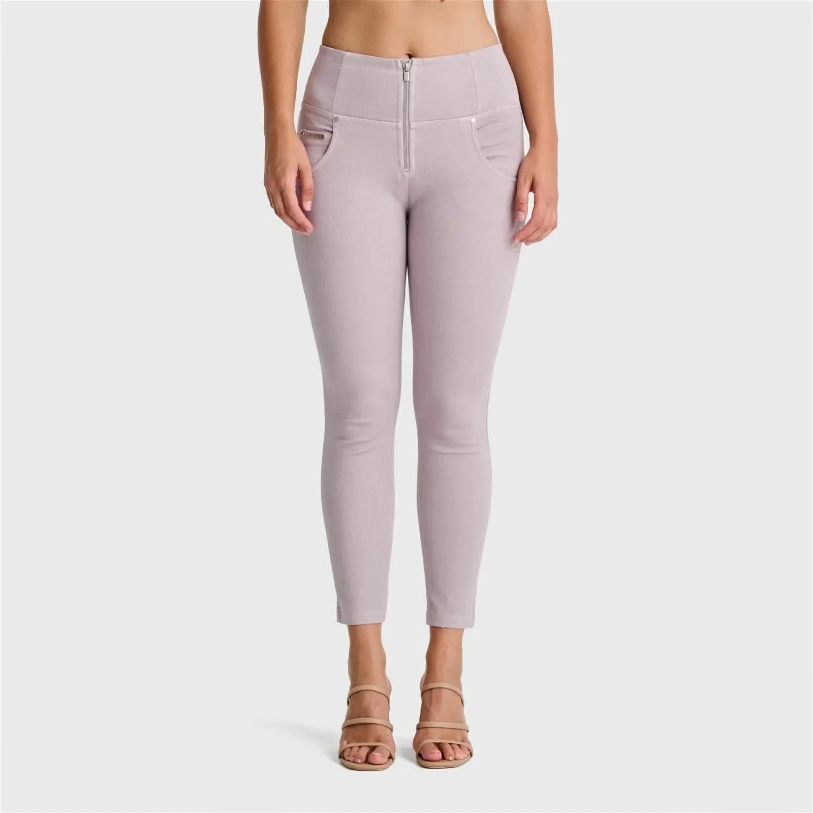 WRUP SNUG Jeans - High Waisted - 7/8 Length - Light Grey - Image 2