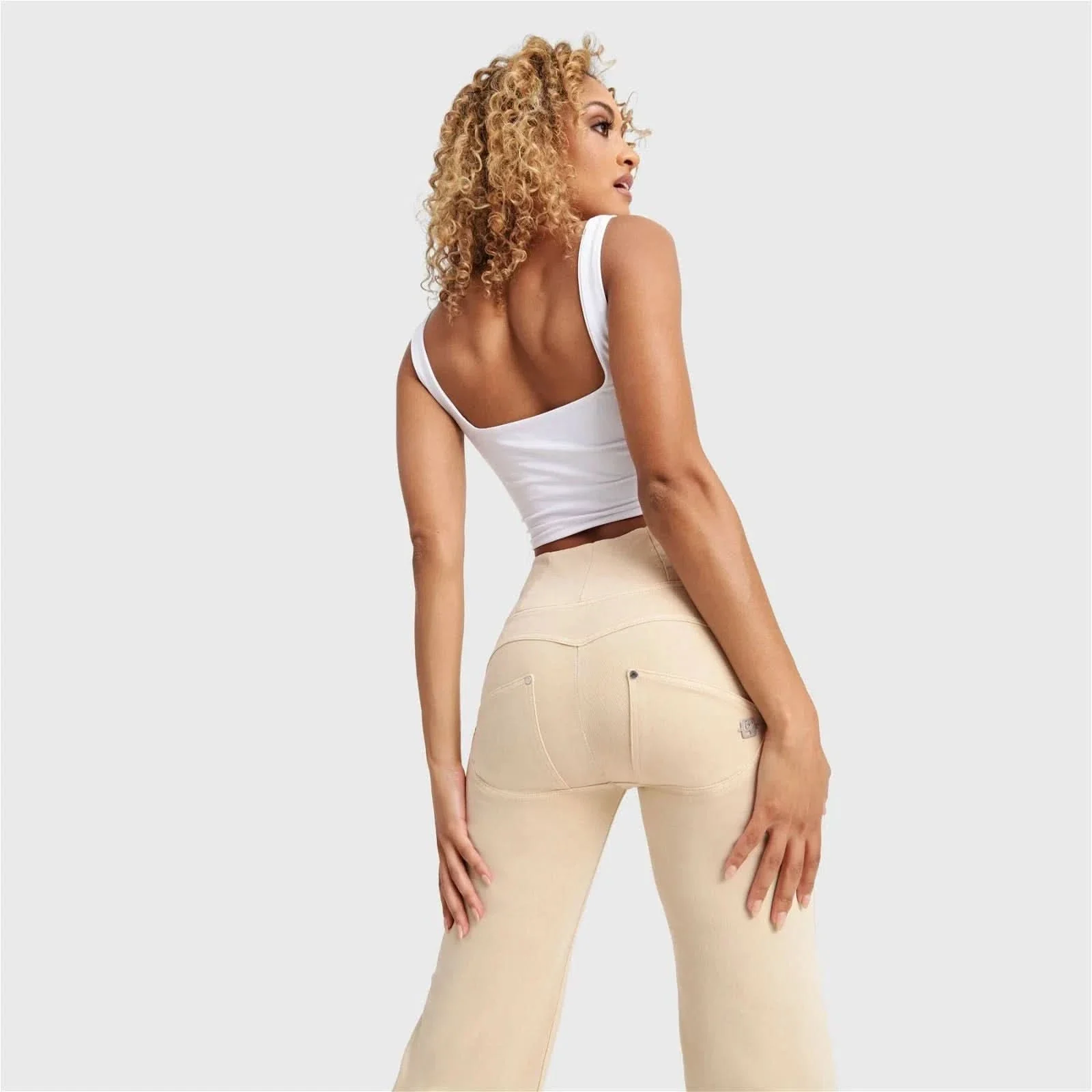 WRUP SNUG Jeans - High Waisted - Flare - Beige - Image 7
