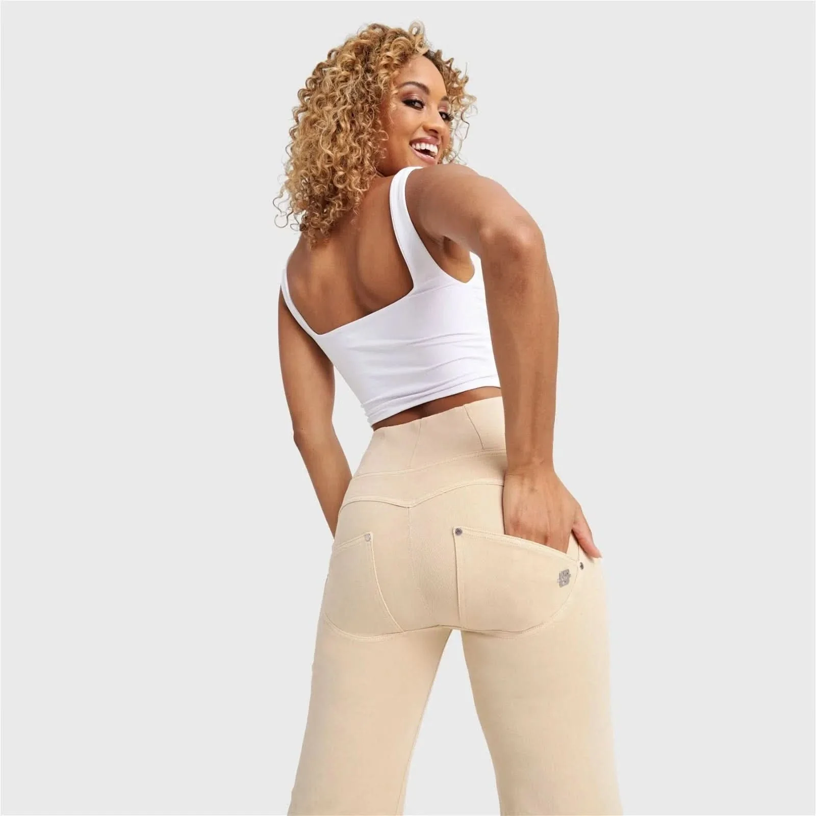 WRUP SNUG Jeans - High Waisted - Flare - Beige - Image 8
