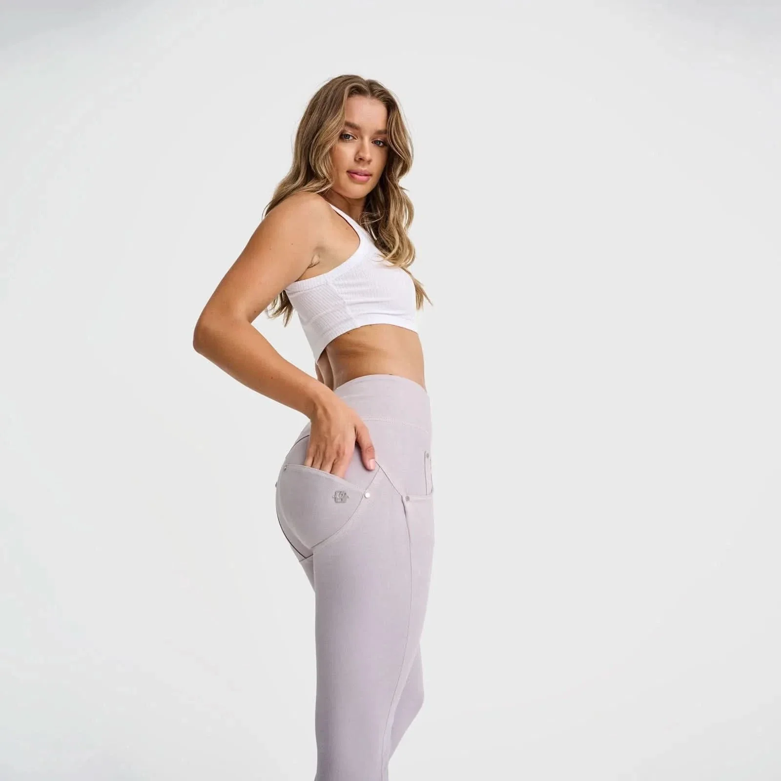 WRUP SNUG Jeans - High Waisted - Full Length - Light Grey - Image 3