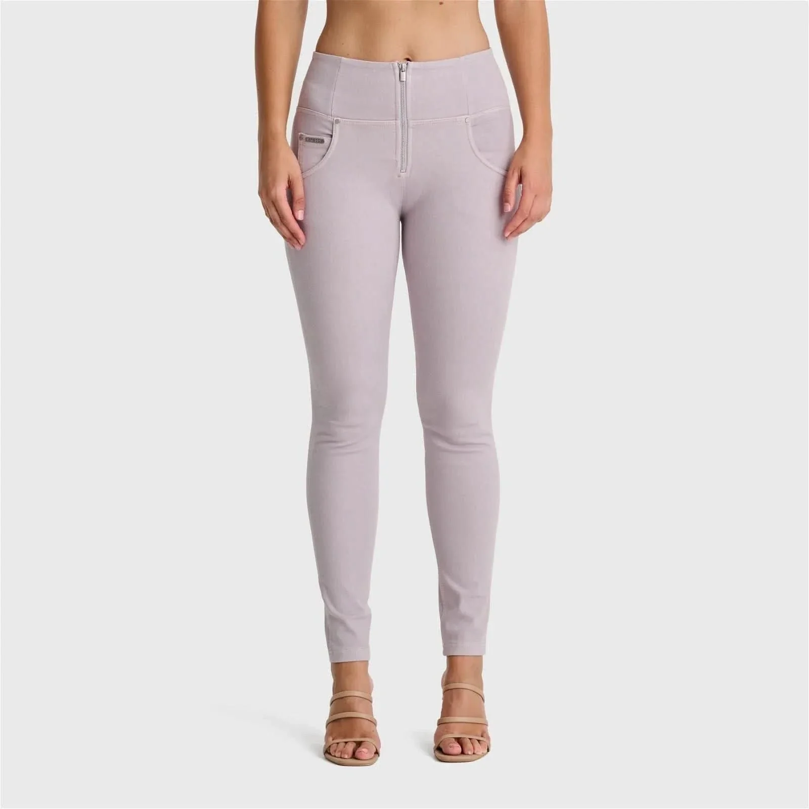 WRUP SNUG Jeans - High Waisted - Full Length - Light Grey - Image 7