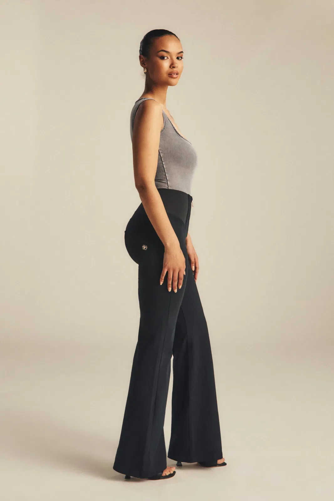 WRUP Fashion with Elastane Side - High Waist - Super Flare - Black - Image 5